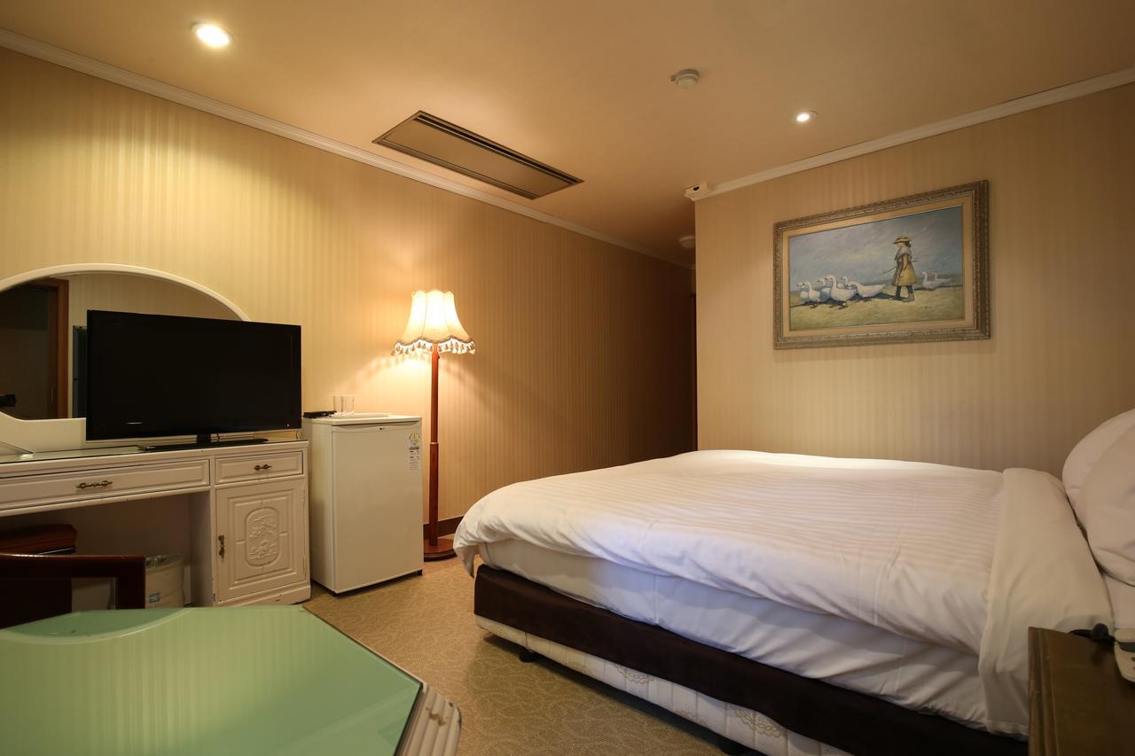Lake Hills Hotel Songnisan Boeun Exterior foto