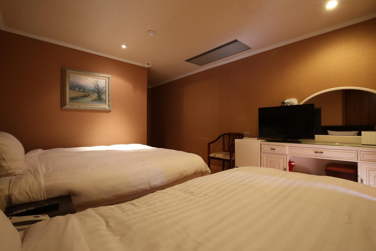 Lake Hills Hotel Songnisan Boeun Exterior foto