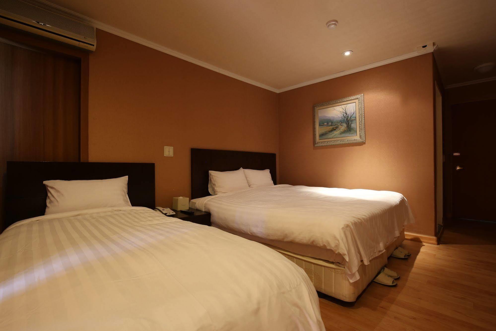 Lake Hills Hotel Songnisan Boeun Exterior foto